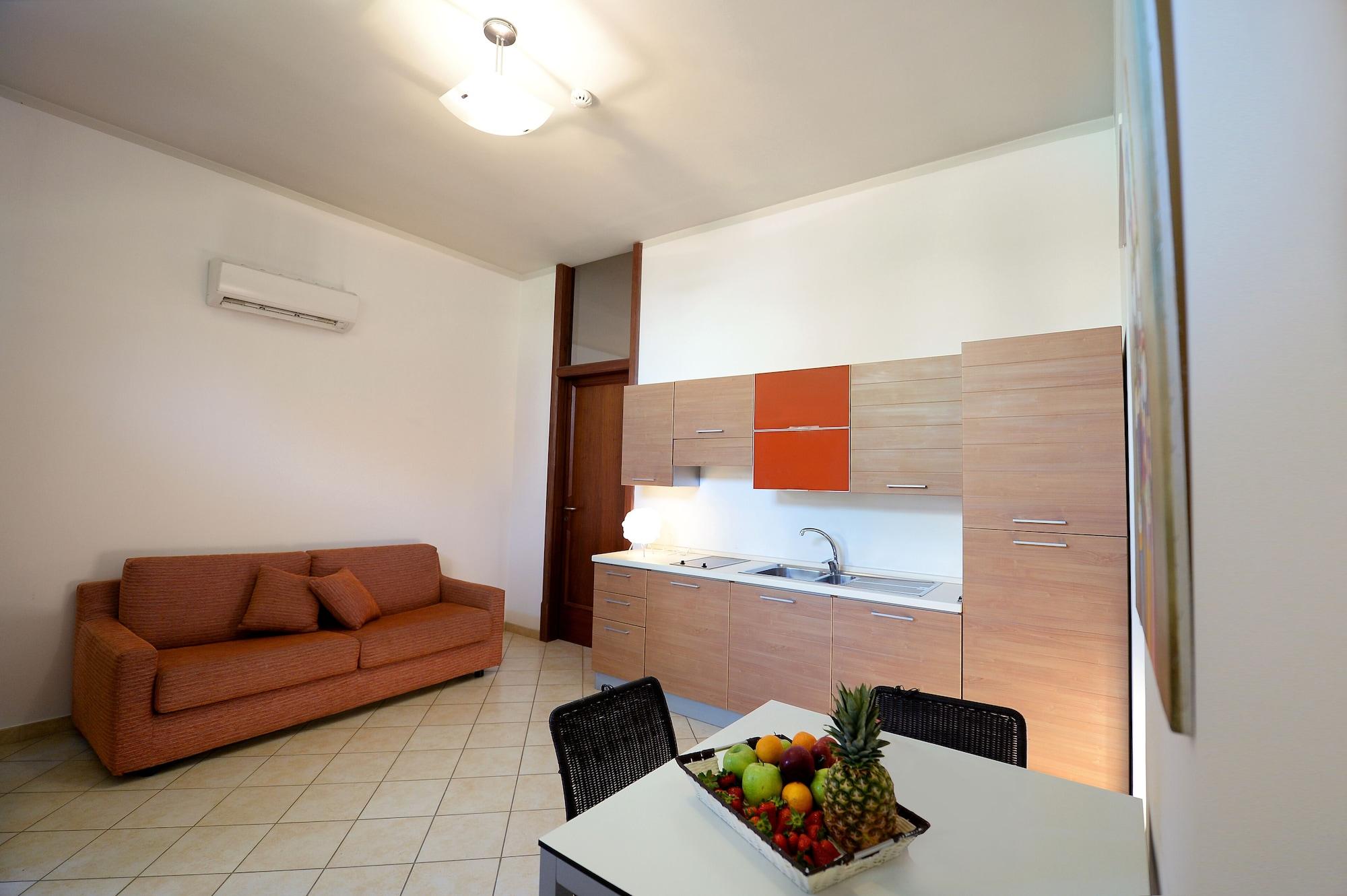 No Tag Urban Hotel Трани Экстерьер фото
