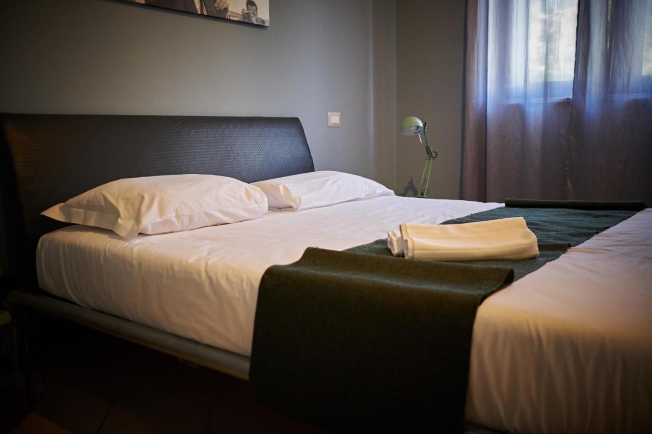 No Tag Urban Hotel Трани Экстерьер фото
