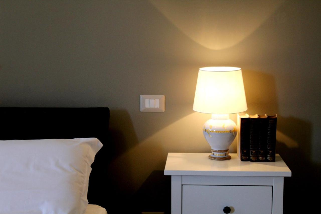 No Tag Urban Hotel Трани Экстерьер фото