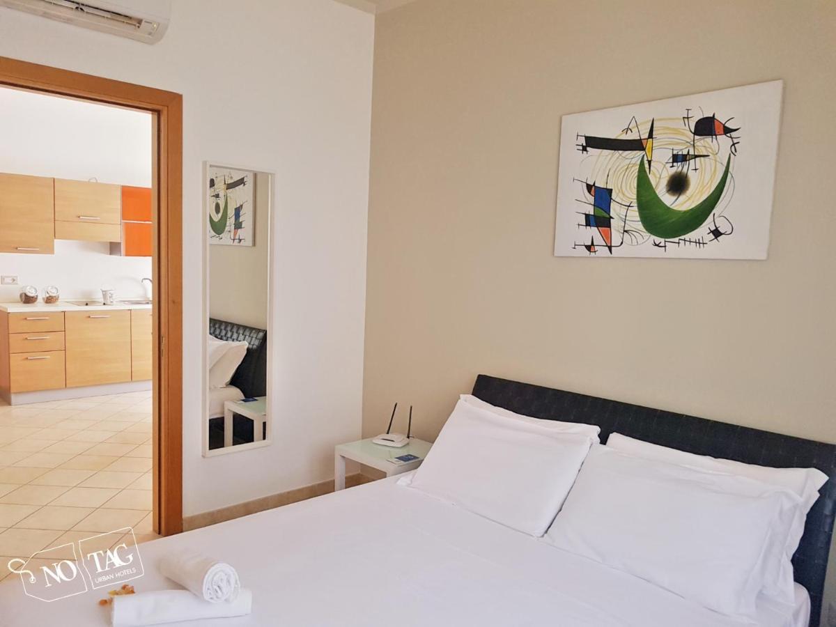 No Tag Urban Hotel Трани Экстерьер фото